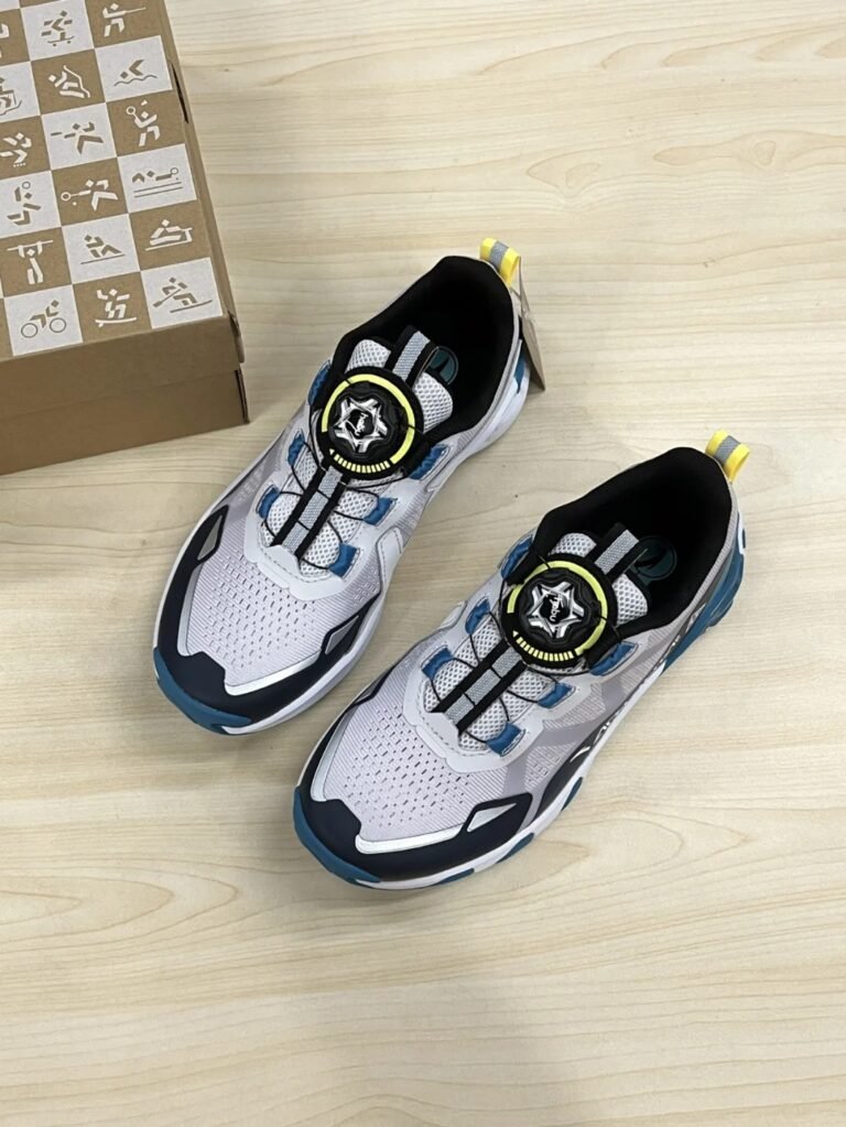 Outdoor Fun Starts : Choosing Perfect Hiking Shoes for Kids